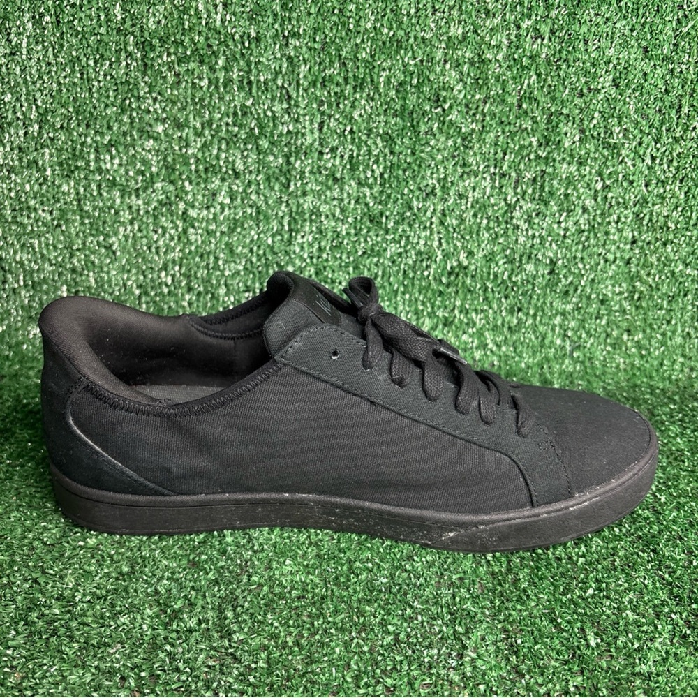 Kizik‎ Irvine Triple Black Mens Size 10.5 Wide Slip In Work Casual Sneakers - Picture 6 of 12